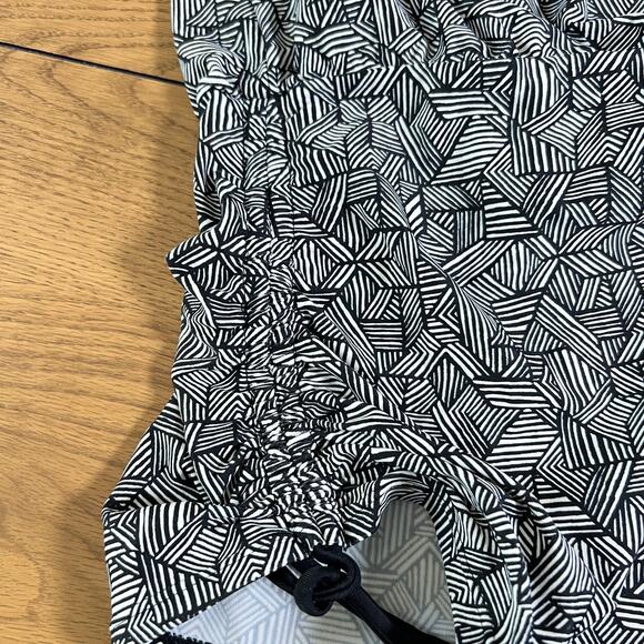 Athleta Laguna‎ Side Scrunch Tankini Top Black White Geometric Womens 38 B/C - Picture 4 of 7